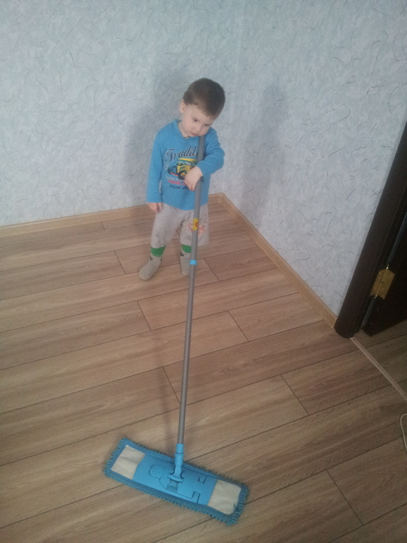 мамин помощник)))