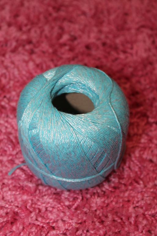 Пряжа и наборы для вышивания, бисер