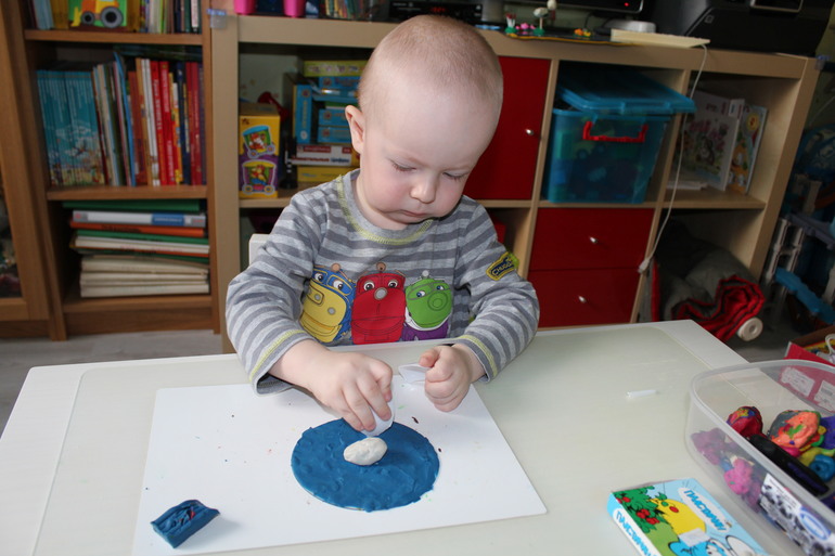 Вот и пошли мы по дороге с музыкой.