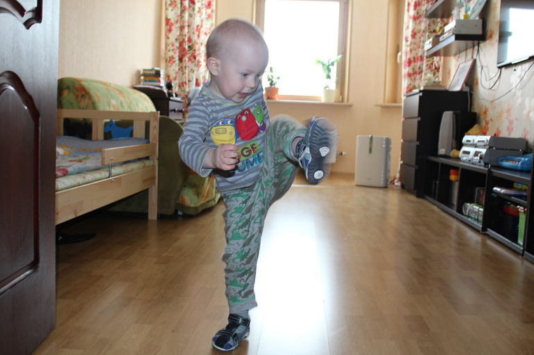 Вот и пошли мы по дороге с музыкой.