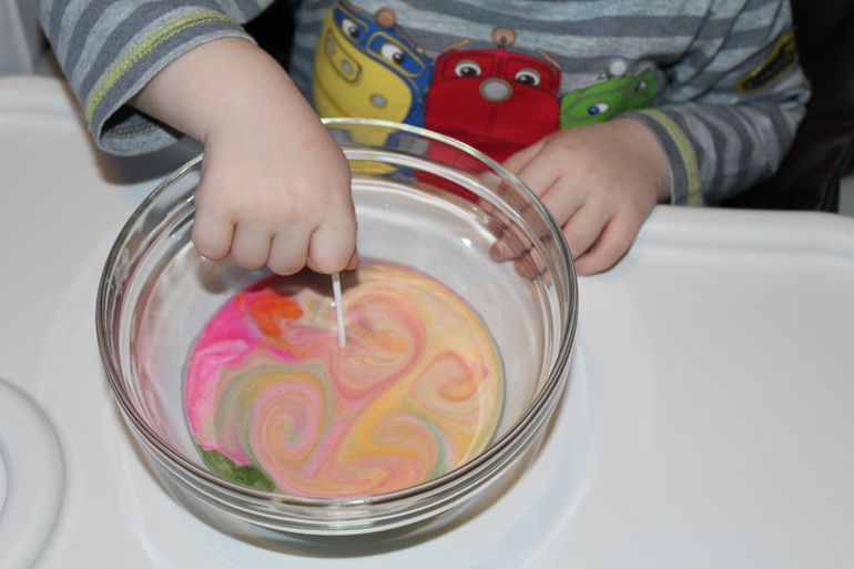 Вот и пошли мы по дороге с музыкой.