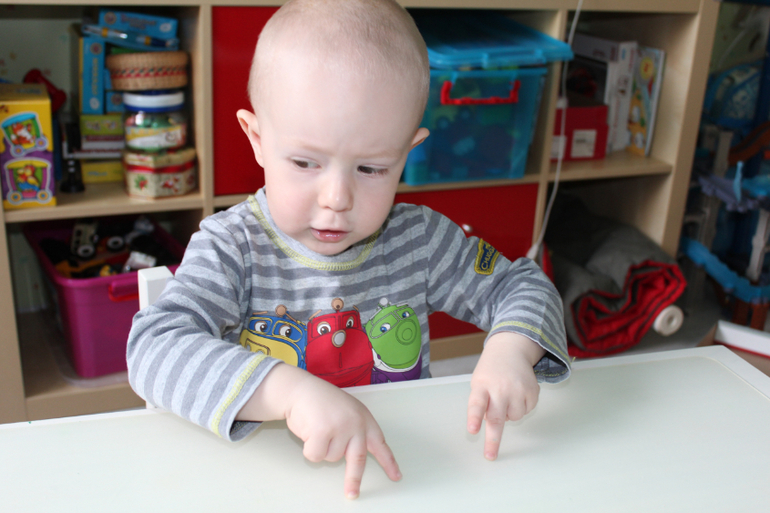 Вот и пошли мы по дороге с музыкой.