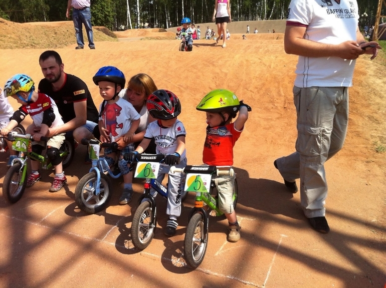 Беговелогонка или наши первые соревнования