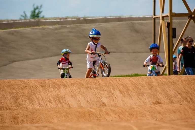 Беговелогонка или наши первые соревнования