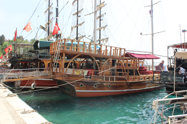 Океанариум в Анталии, водопад Куршунлу и озеро Нилуфер