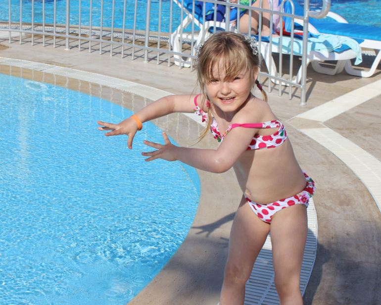 Наша Лизавета на отдыхе в Турции