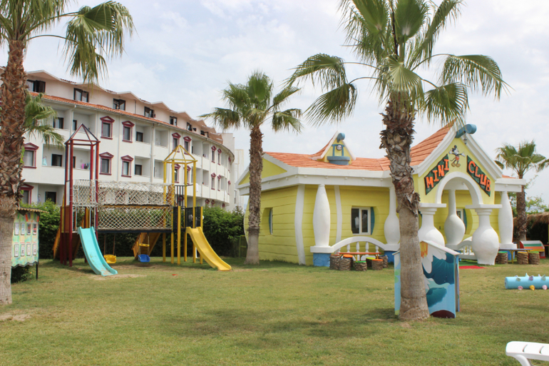 Наша Лизавета на отдыхе в Турции