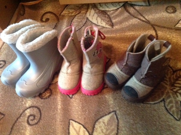 Отдам вещи ,обувь,игрушки.