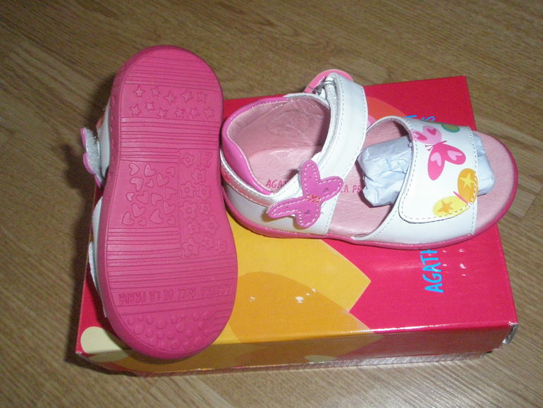 Продам новые босоножки для девочки. р.20-21. Agatha Ruiz de la Prada, Garvalín