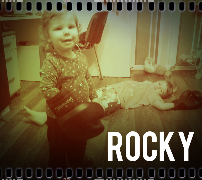 Накаут...или как братик с сестрёнкой развлекаются)))