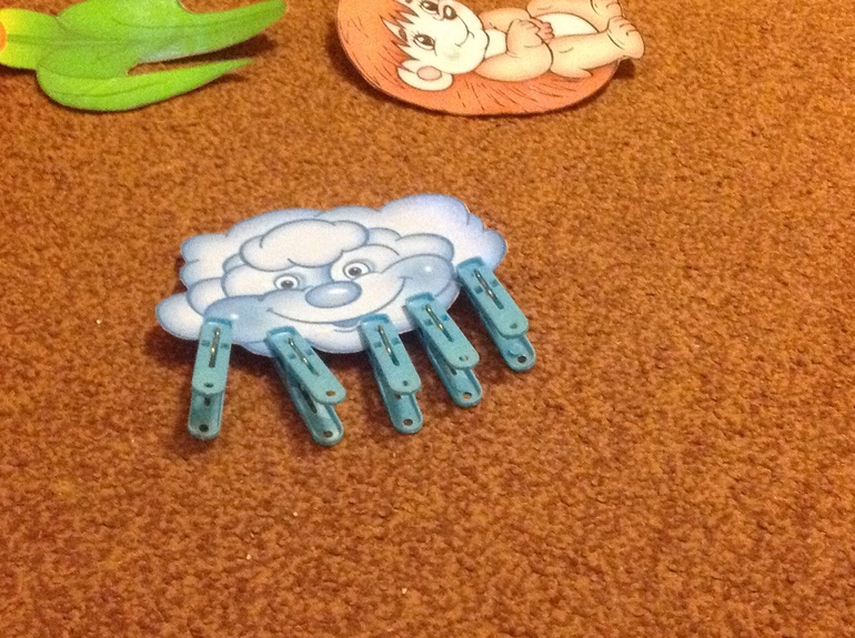 Игра с прищепками