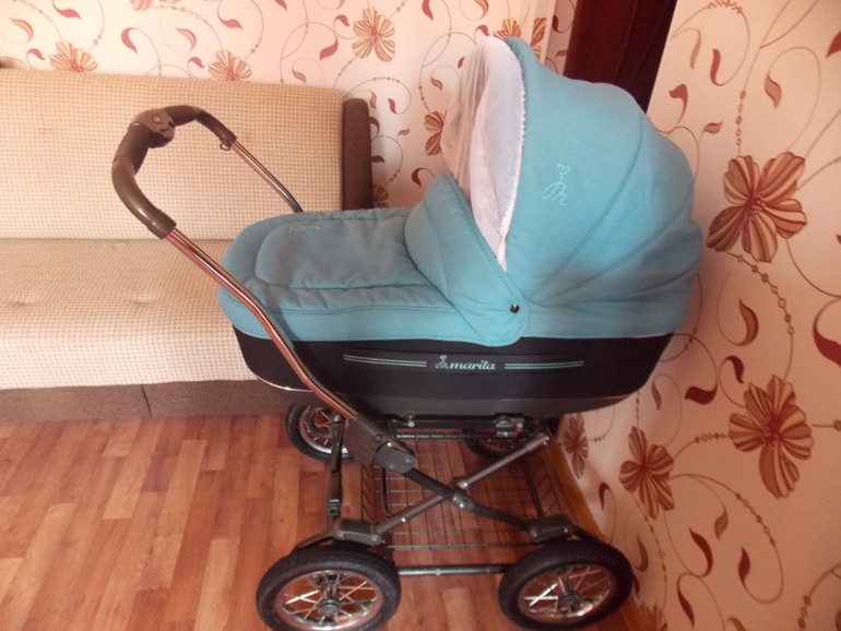 Продаю детскую коляску 2 в 1 Roan Marita
