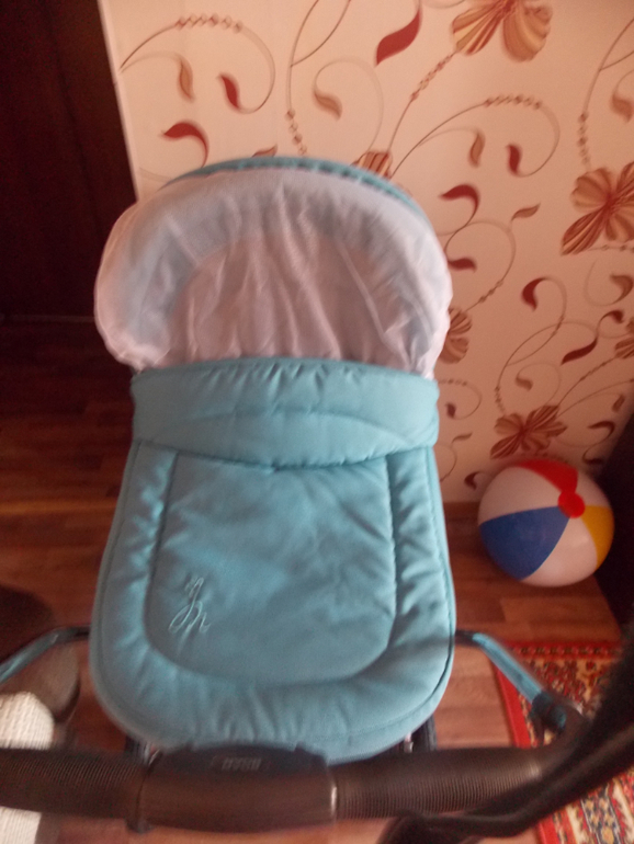 Продаю детскую коляску 2 в 1 Roan Marita