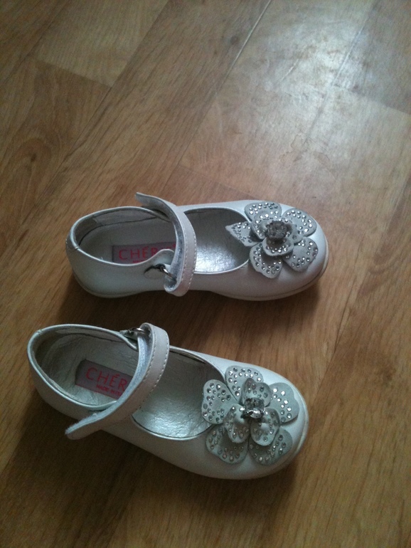 CHERIE 23 размер,1200 руб.
