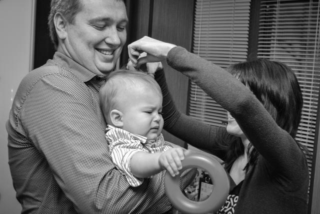 Вот и долгожданные фото со Дня рождения...Все прошло замечательно (только Рома и Юля заболевшие были, подхватили вирус...) Торт получился полностью такой, как я и хотела и на вид и на вкус. Оформление делала сама (теперь буду делать и на заказ) Правда коробочка на фото еще не закончена была. Сейчас она называется