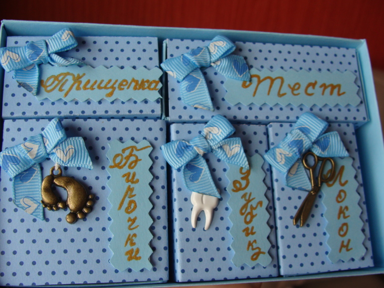 Вот и долгожданные фото со Дня рождения...Все прошло замечательно (только Рома и Юля заболевшие были, подхватили вирус...) Торт получился полностью такой, как я и хотела и на вид и на вкус. Оформление делала сама (теперь буду делать и на заказ) Правда коробочка на фото еще не закончена была. Сейчас она называется