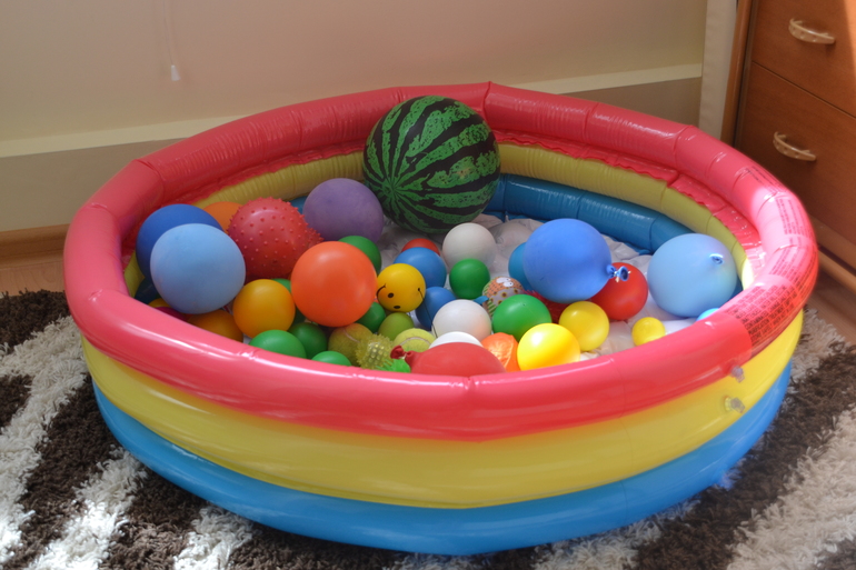 Игры в сухом бассейне