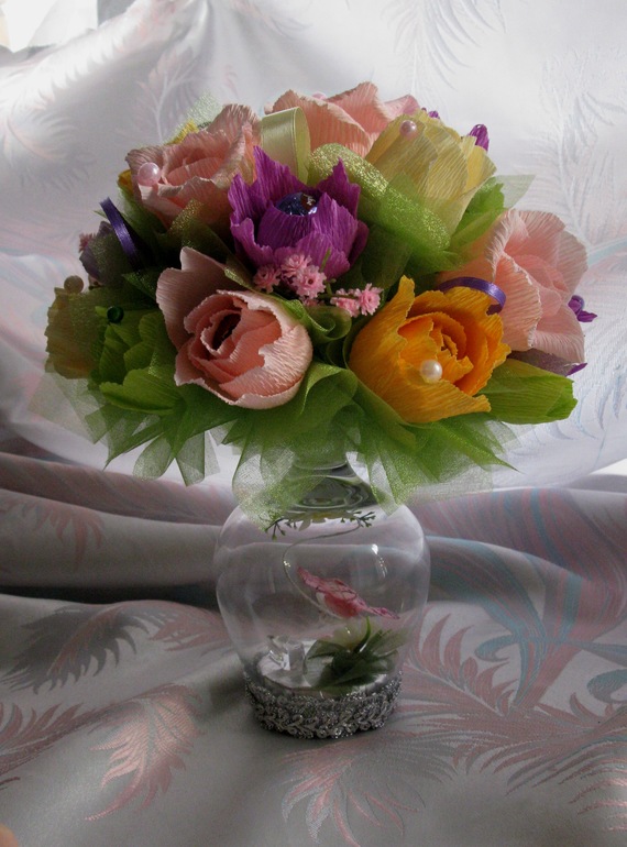 Свадебная шкатулка и бокал.