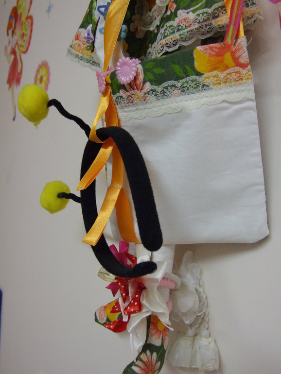 Куколка - хранительница заколочек и резинок