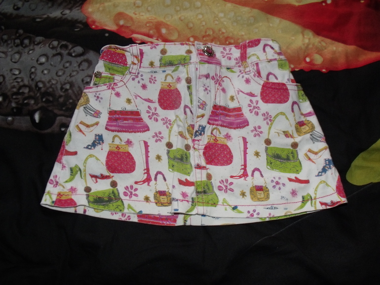 Для девочки 2-4 года Zara,H&M.....