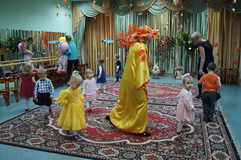 Люба в саду