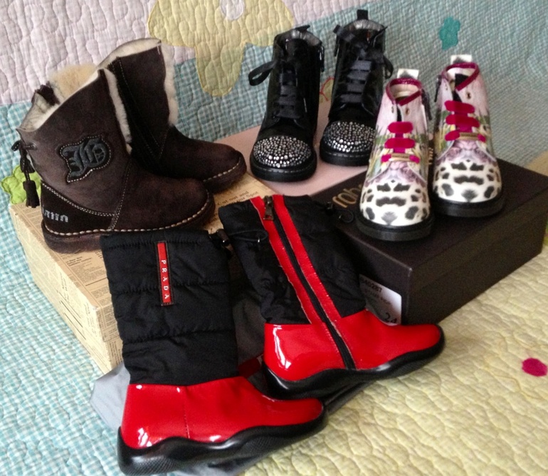 Добавочки к обувочке :-) откапала в шкафу