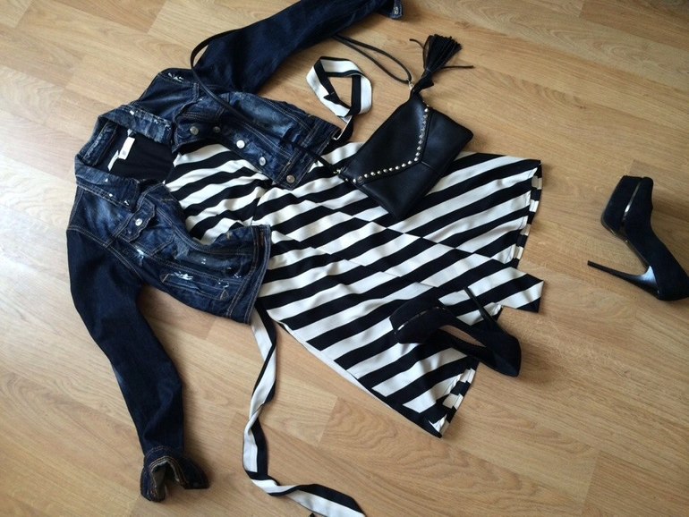 Платья , кофточки , джинсы и подарки !!!!! ))