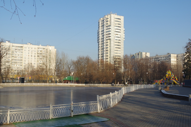 Лианозово. Парк в Алтуфьево Лианозово. Лианозовский Арбат. Сквер Лианозово около метро Алтуфьево. Лианозовский парк рядом с Алтуфьево.