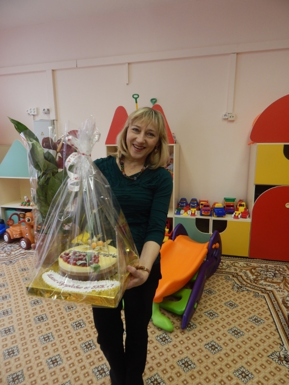 Сладкое поздравление в садик с 8 марта