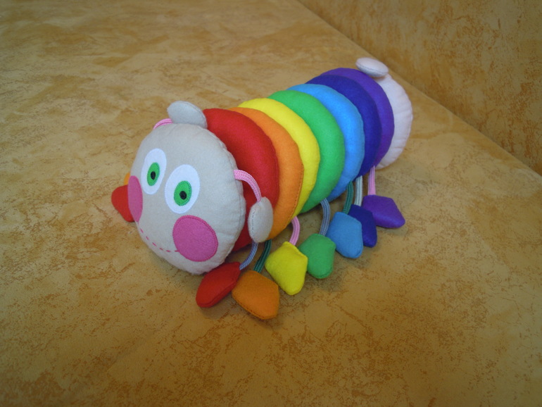 Радужная гусеничка!