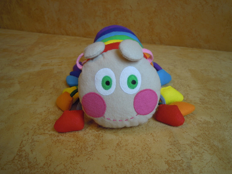 Радужная гусеничка!