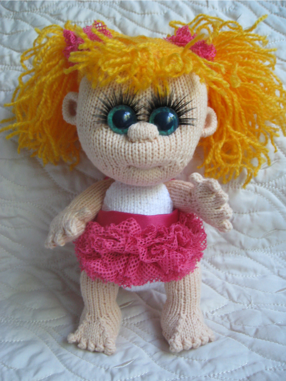 Вязаная малышка от М. Голден