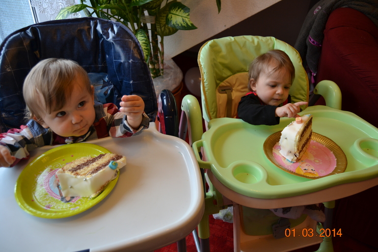 Та-дааааам! Наше годовасие!