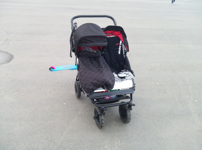 Продам супер коляску для двойни или погодок Mountain Buggy Duet