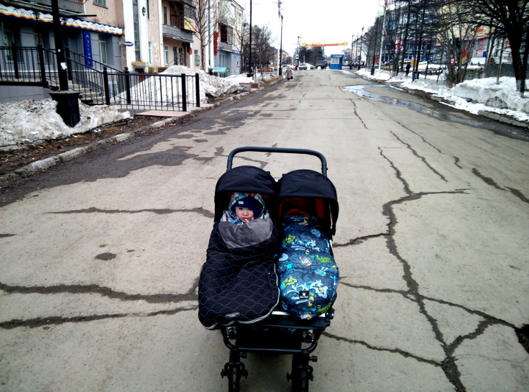 Продам супер коляску для двойни или погодок Mountain Buggy Duet