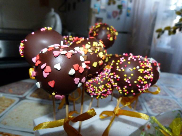 Кейкпопсы делала первый раз , к вечеру упали с палочки. В чем ошибка подскажите пожалуйста