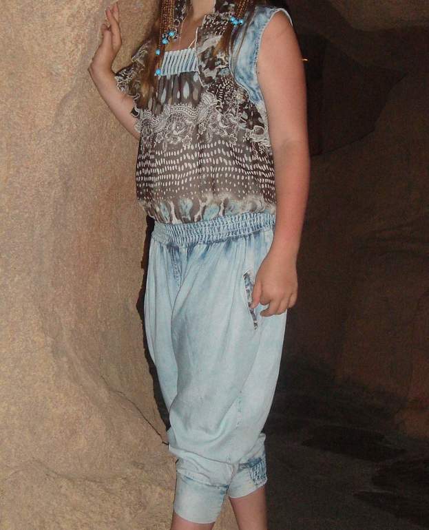 Комбинезон с жилеткой 42 размера б/у 1000р