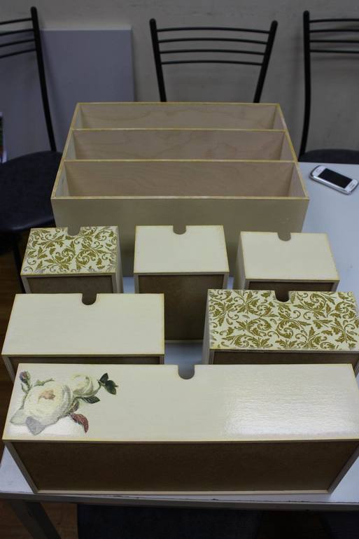 Приступила к заказу на мини-комодик. Серия 11