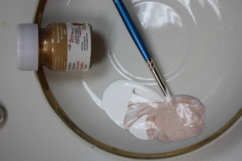 Приступила к заказу на мини-комодик. Серия 10