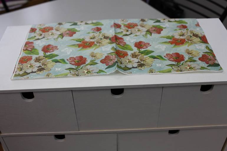 Приступила к заказу на мини-комодик. Серия 4