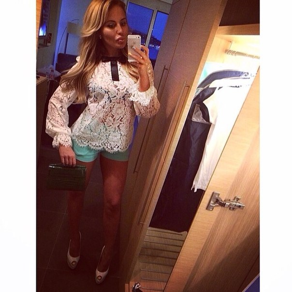 Жакет, шорты, блузка - в наличии, размеры - S, M.