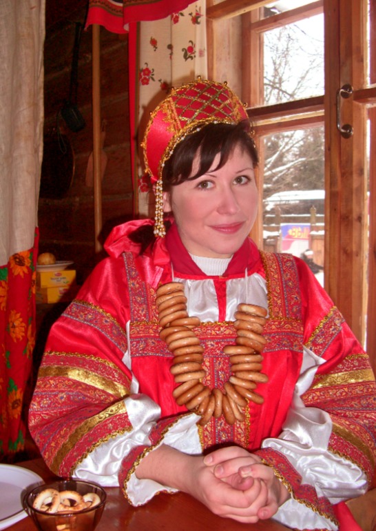 Девочки бывают разные, черные, белые, красные...