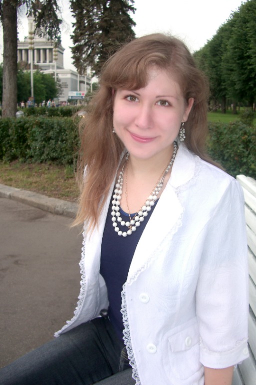 Девочки бывают разные, черные, белые, красные...