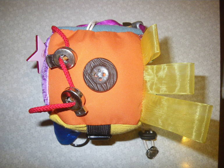 Нашились из клетки подарочки...