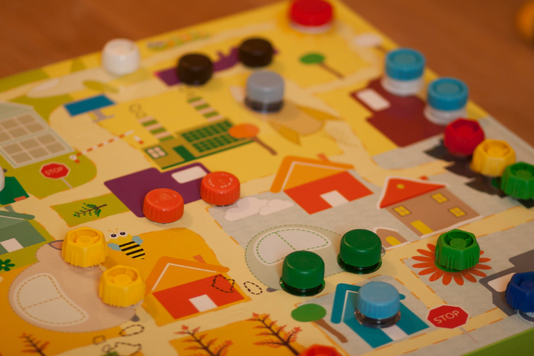 Короб с крышечками