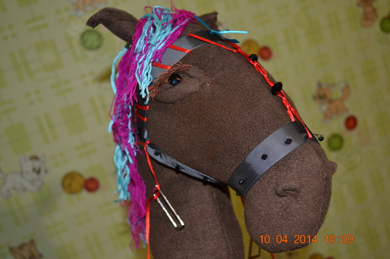 Лошадка на палке