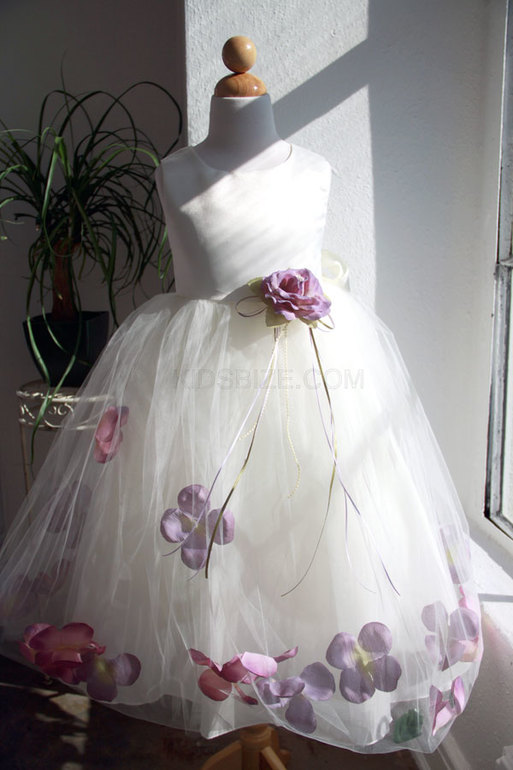 НАРЯДНЫЕ ПЛАТЬЯ ДЛЯ ДЕВОЧЕК 2300 руб. (ВСЕ МОДЕЛИ В НАЛИЧИИ)