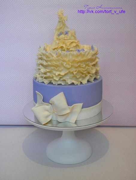 Торт с рюшами
