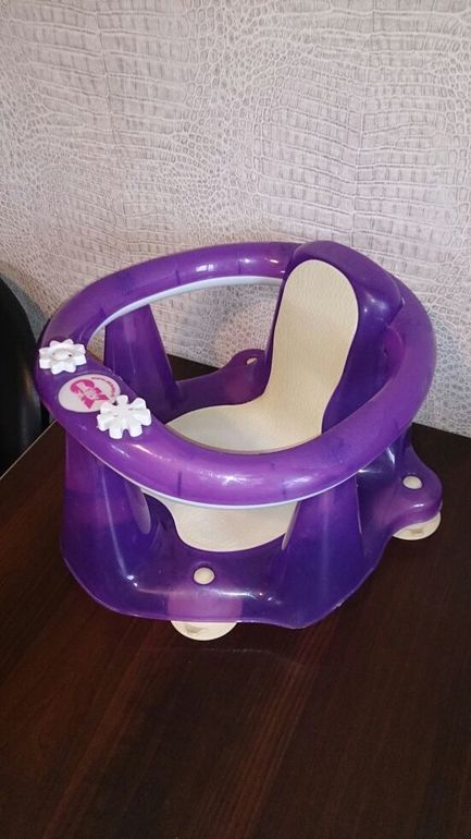 продам б/у стульчик для купания малышей ok baby