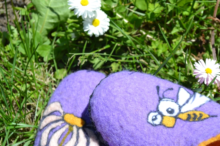 На валялось, на ваялось))